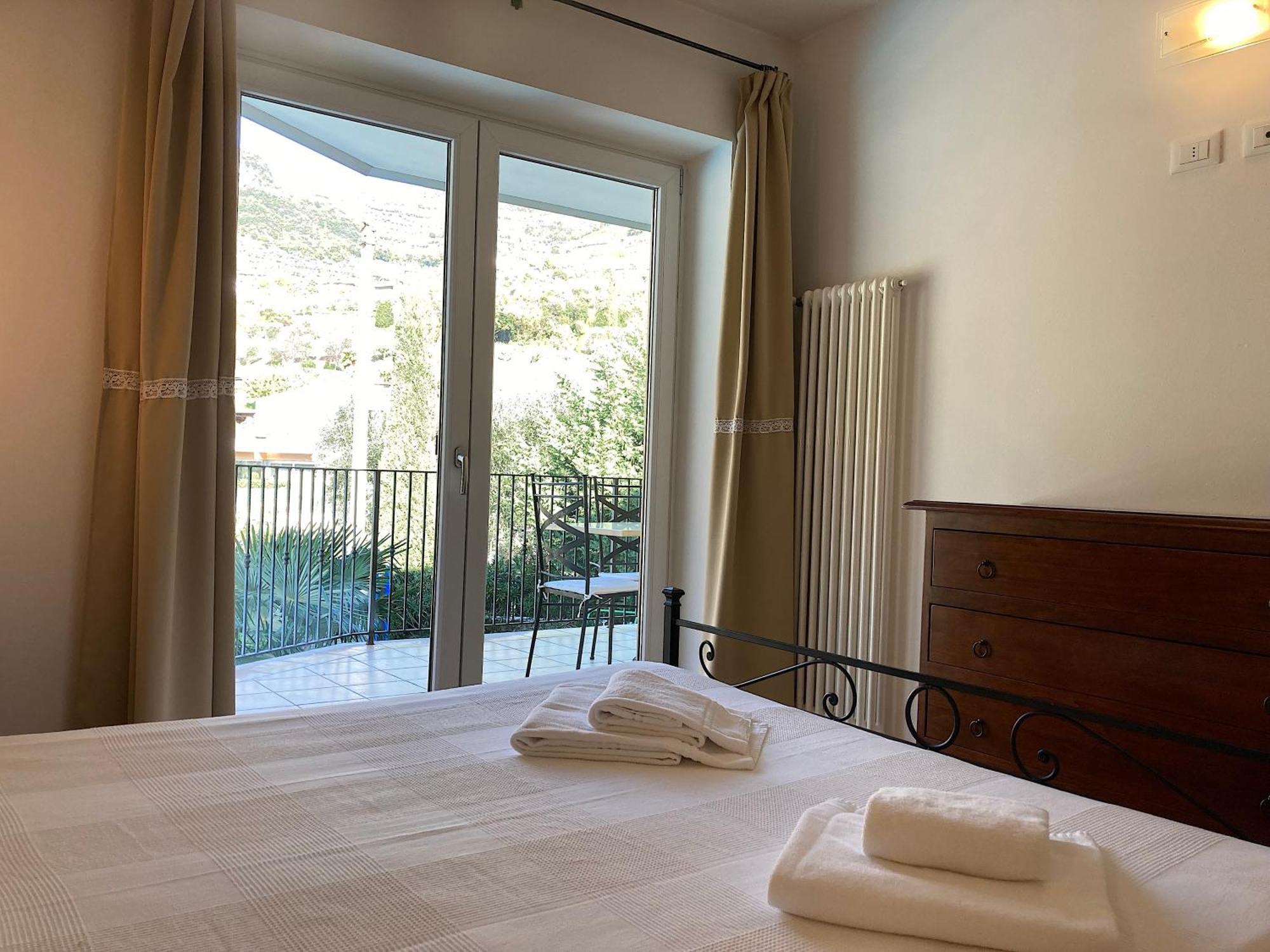 الشقق الفندقية ريفا ديل غاردافي  Residenza Le Due Torri المظهر الخارجي الصورة